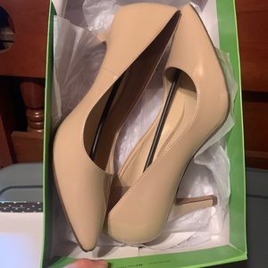 Ladies nude size 8.5 pump heel